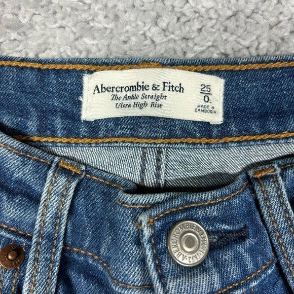 Abercrombie and Fitch Jeans Womens 25 The Ankle Straight Ultra High Rise Holes - Picture 2 of 3